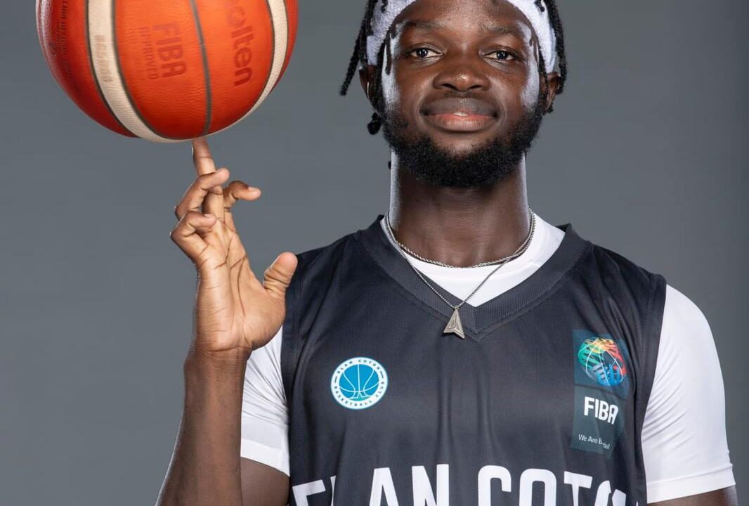 Taofik Andébi « Showtime » motive les supporters avant la Road to BAL 2026